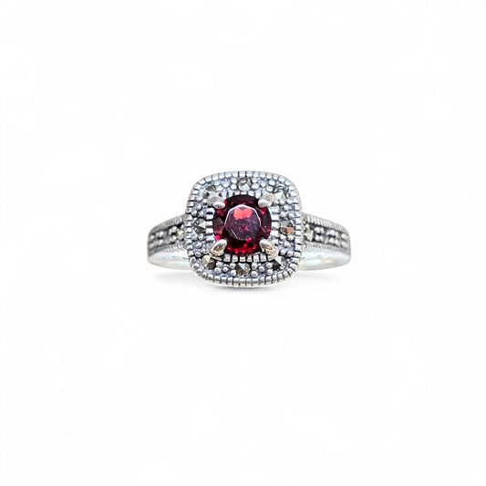 Garnet Size 5.5 Ring (Sterling Silver 925)