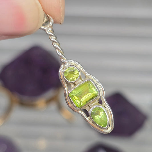 Peridot Pendant (Sterling Silver 925)