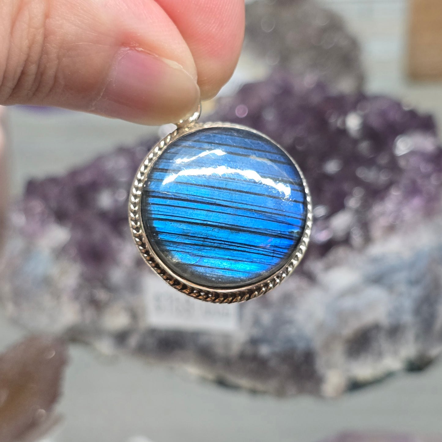 Labradorite Circular Pendant (Sterling Silver 925)