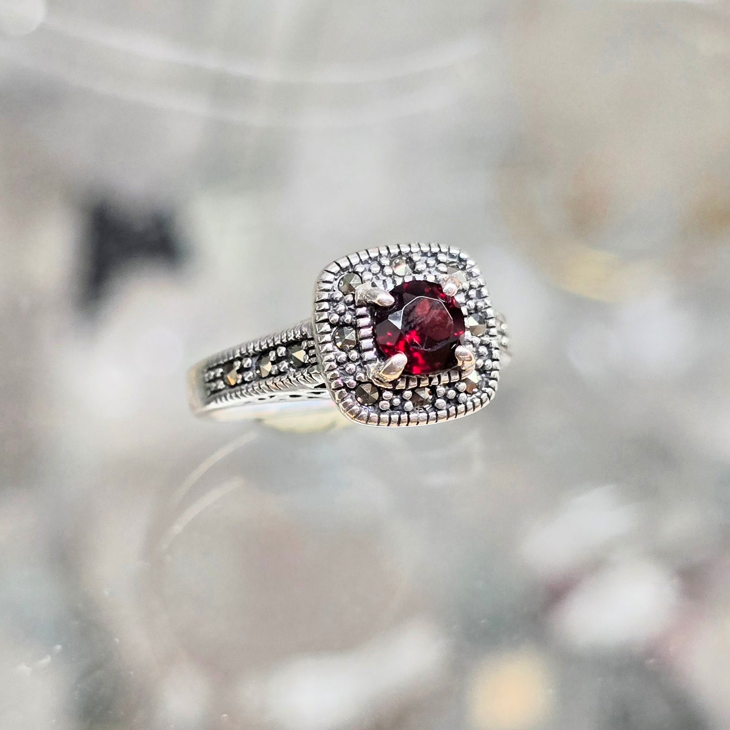 Garnet Size 5.5 Ring (Sterling Silver 925)